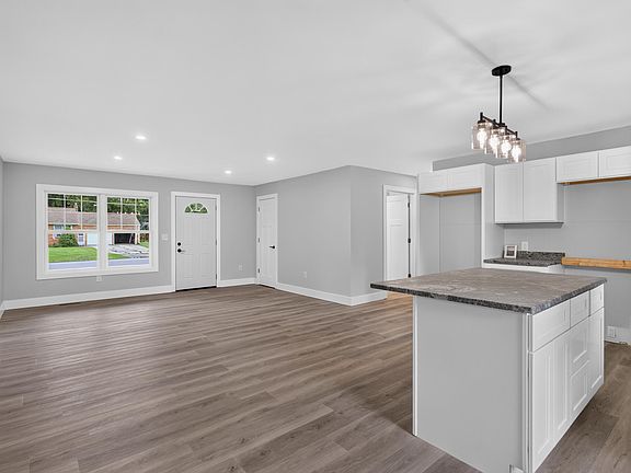 4th image of 3444 Hilda St