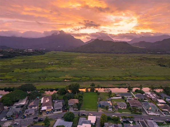 221 Kihapai St, Kailua, HI 96734