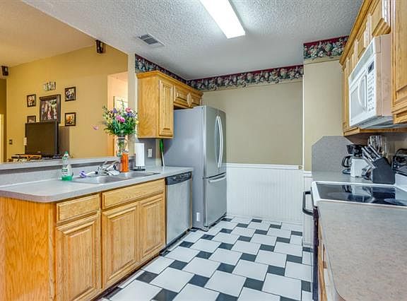 5th image of 613 Gracie Ln