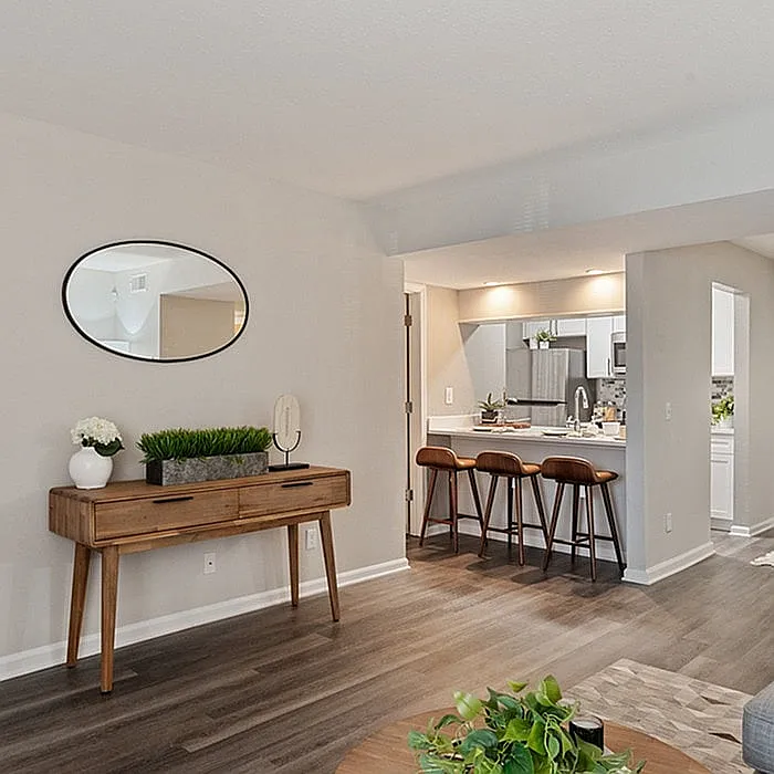 Central Pointe — Photo 2