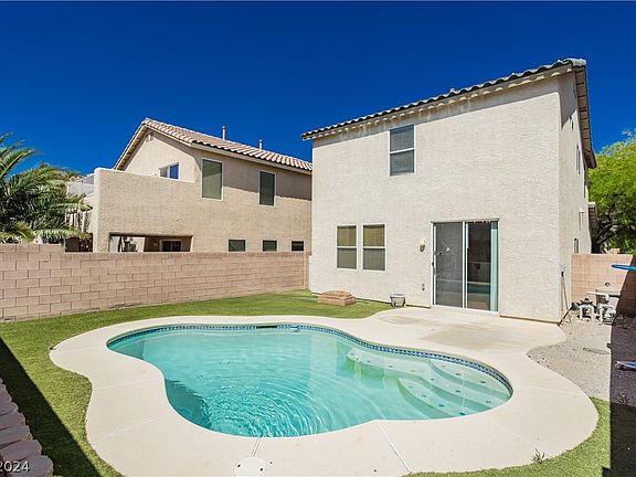 2nd image of 11597 Stivali St
