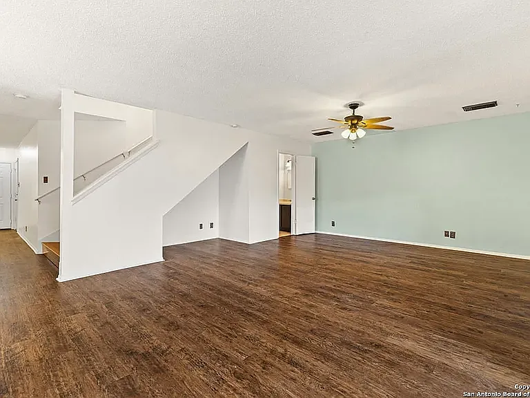 9806 Kelton Dr — Photo 11