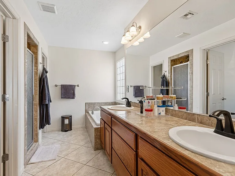 600 Coronado Dr — Photo 26
