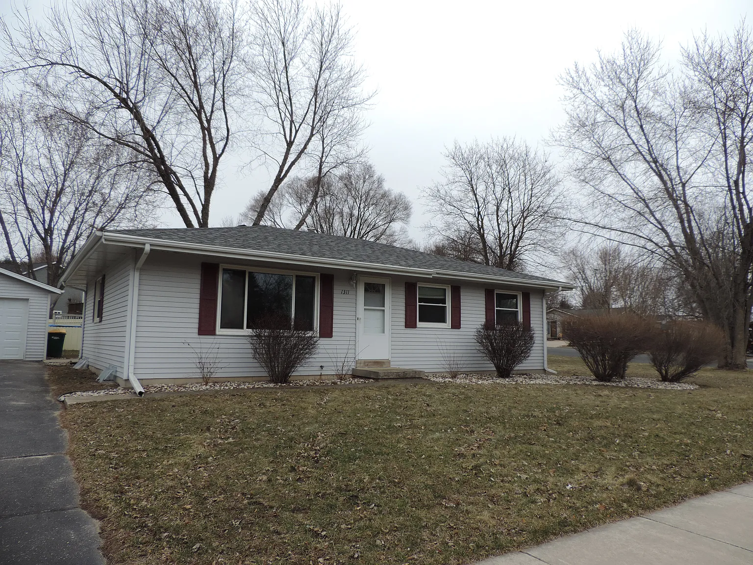 1311 Endl Blvd photo 1