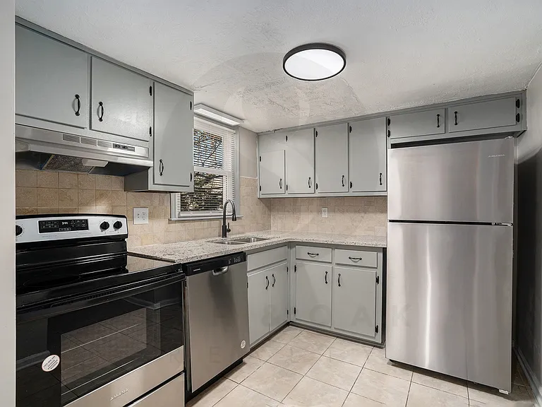3027 Spruce Cir #A — Photo 9