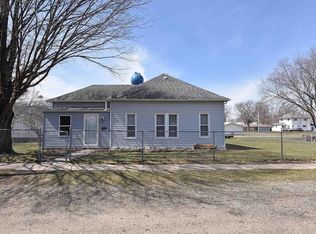 102 Madison St N, Hazleton, IA 50641