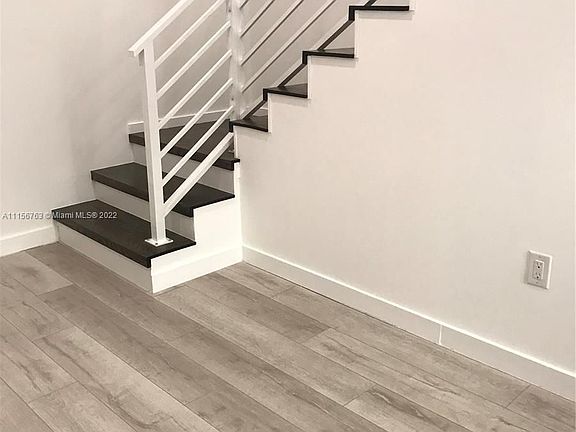 5th image of 1610 Euclid Ave #105