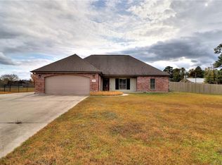 1587 Sawnee Dr, Lake Charles, LA 70611