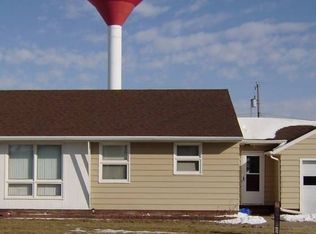 203 1st Ave E, Farley, IA 52046