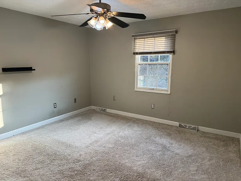 747 Windvue Dr — Photo 17