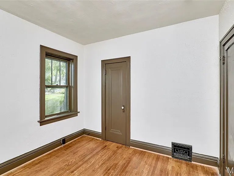 5021 Ray Ave — Photo 9