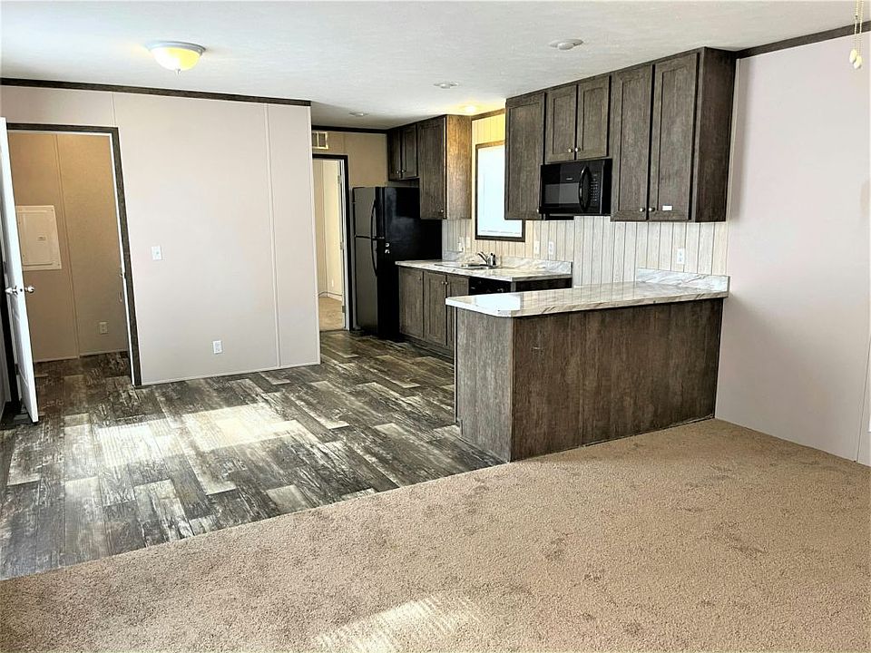 1st image of 490 Linda Ln