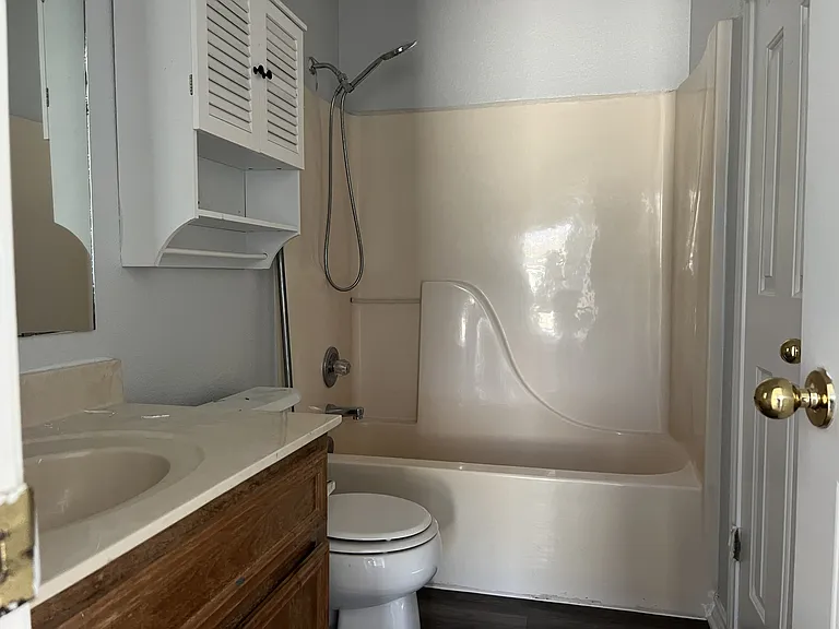 2507 Schwald Rd — Photo 8