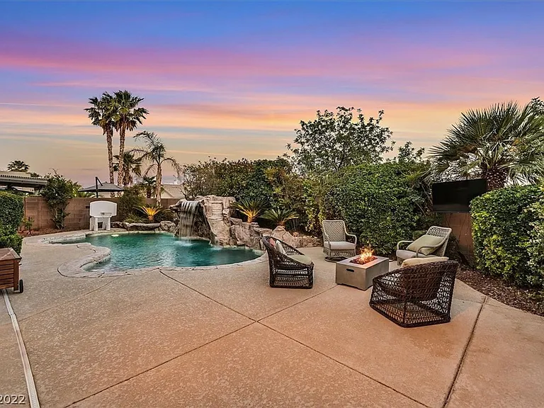 11077 Turlington Ln — Photo 34