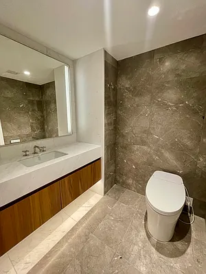 Rented by E Realty International Corp | media 81