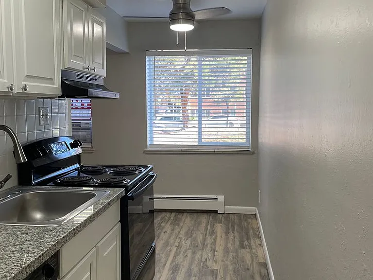 154 W Powers Cir — Photo 9