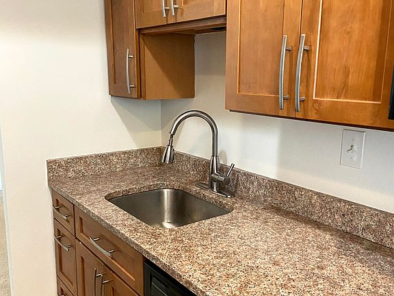 5th image of 9479 Fairfax Blvd APT 302