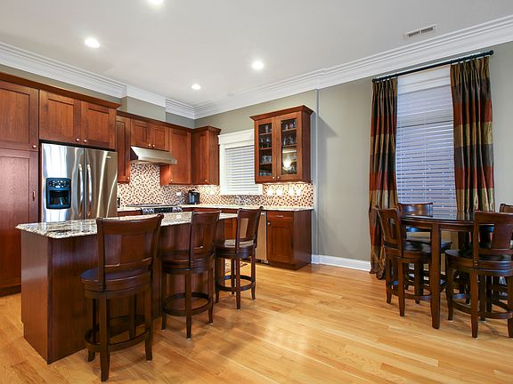 5th image of 3723 N Clifton Ave #2