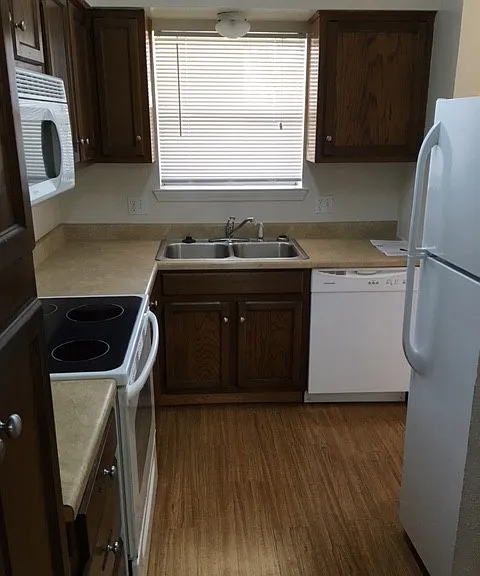 Chaparral Townhomes — Photo 28