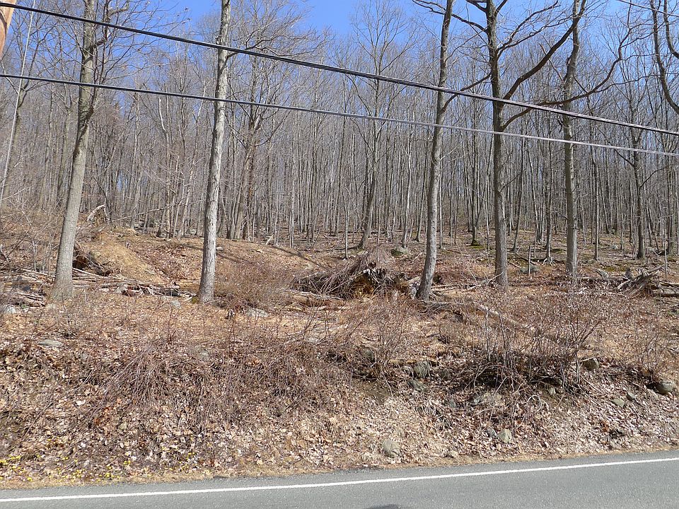 2nd image of 142 Call Hollow Rd