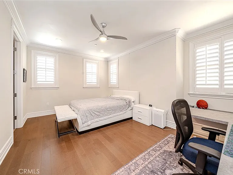 1217 Olive La Canada — Photo 20