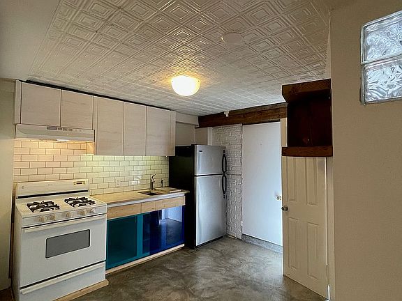 3rd image of 324 14th St #1