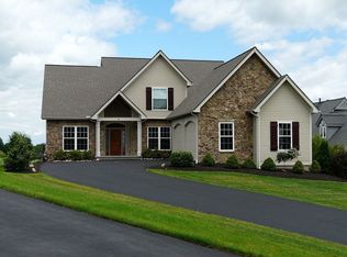 4 Cheshire Rdg, Victor, NY 14564