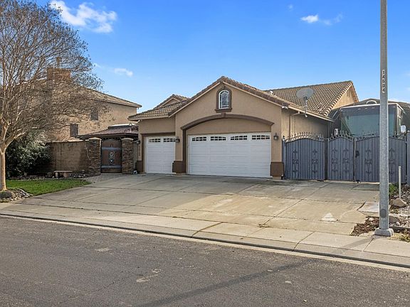 4th image of 3012 Degas Ln