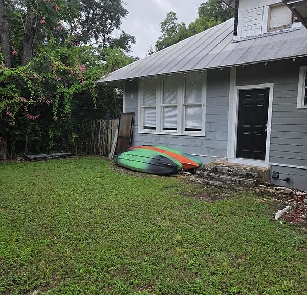 716 E Guenther St #B — Photo 10