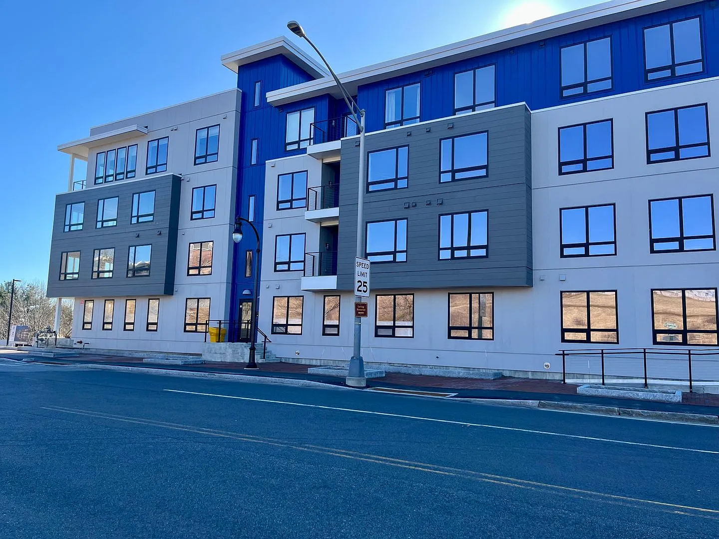 218 Washington Ave — Photo 4