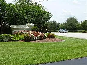4 bed, 2.0 bath, $5,246 — Photo 4