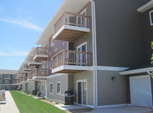 1702 Abbey Rd APT 215, Pierre, SD 57501