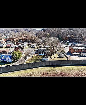 3rd image of 305 Central Ave