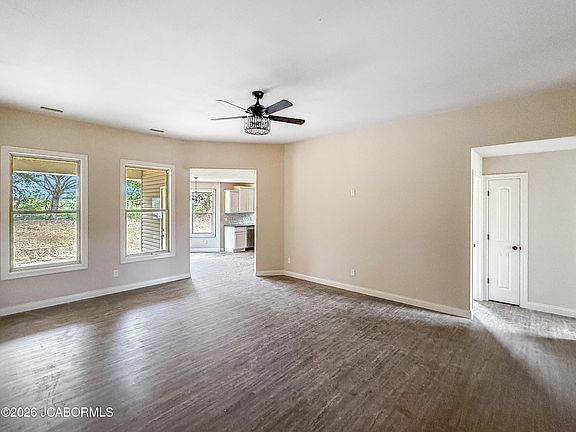 5th image of 5171 Democracy Dr
