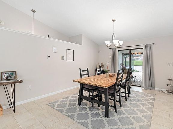 4th image of 1730 Arbor Dr S