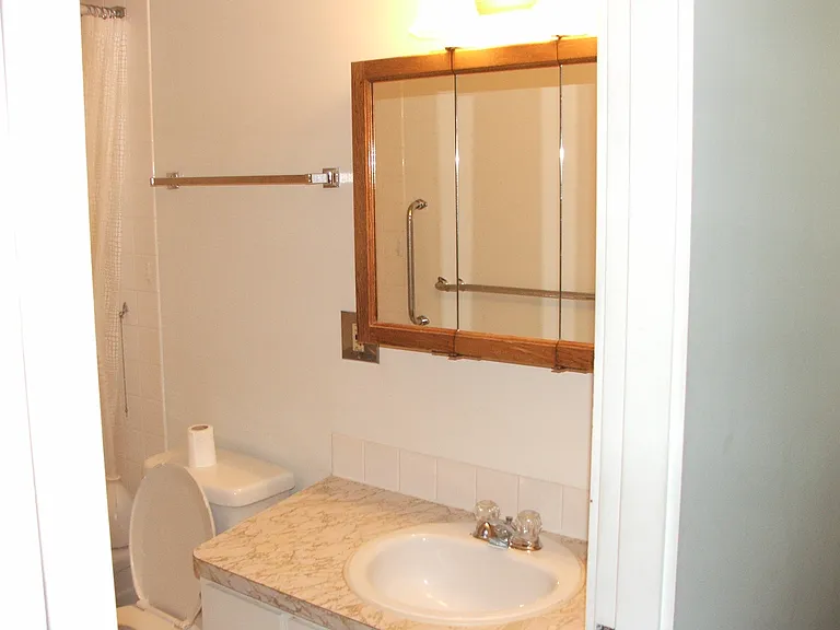 1941 Mayor Magrath Dr S — Photo 15