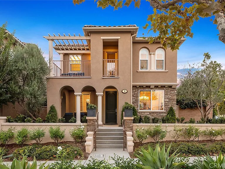 11 Golf Dr — Photo 1
