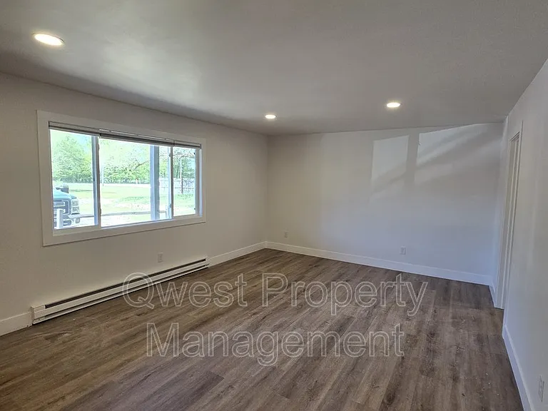8528 Valley Rd NW #11 — Photo 2