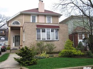 4233 208th St, Bayside, NY 11361