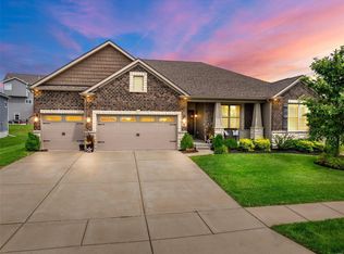 700 Bretton Trails Dr, Lake Saint Louis, MO 63367