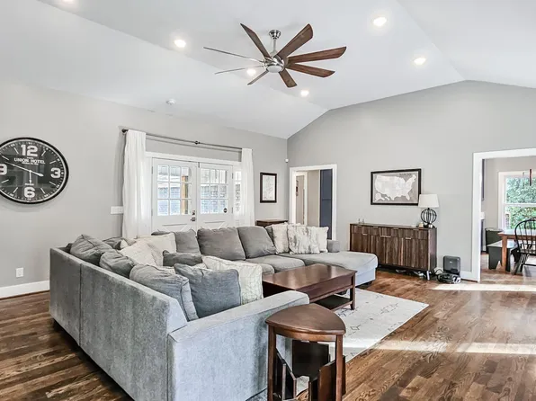 241 Hampton Rd NW, Hartselle, AL 35640