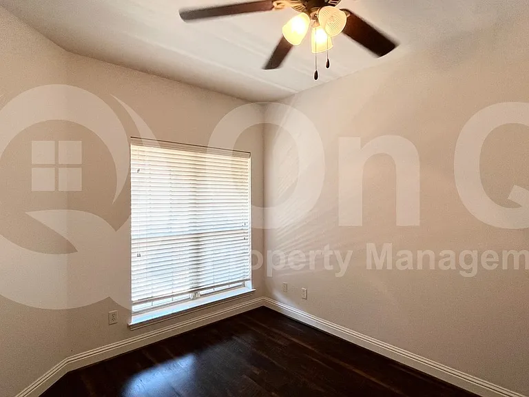 2209 Kirby St — Photo 9