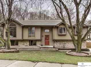 12004 Pointer Cir, Bellevue, NE 68123