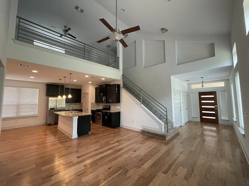 5903 Swayden Ln
