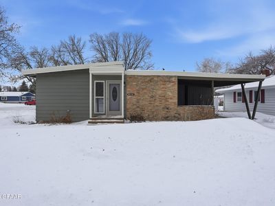 403 22nd Ave S, Grand Forks, ND, 58201