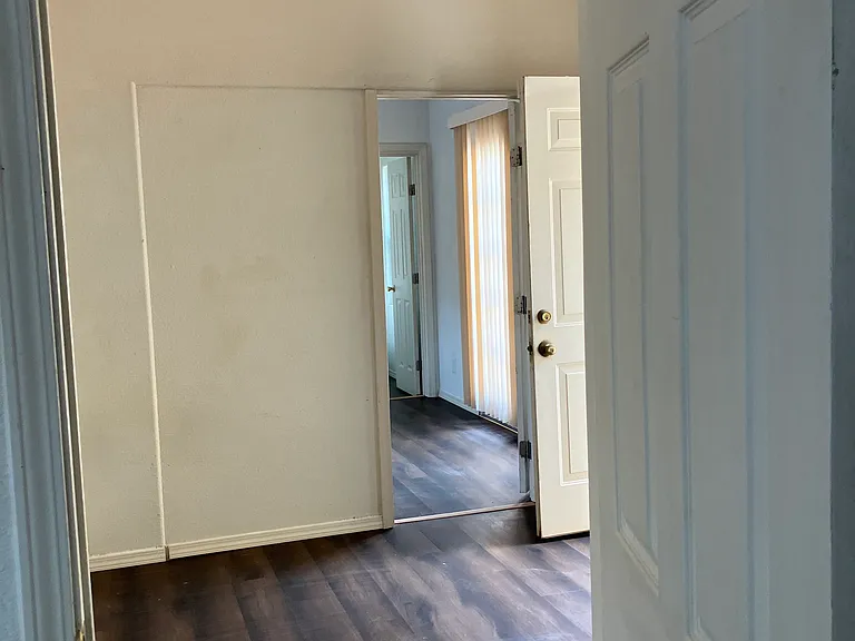 1122 Edith Blvd SE #B — Photo 10