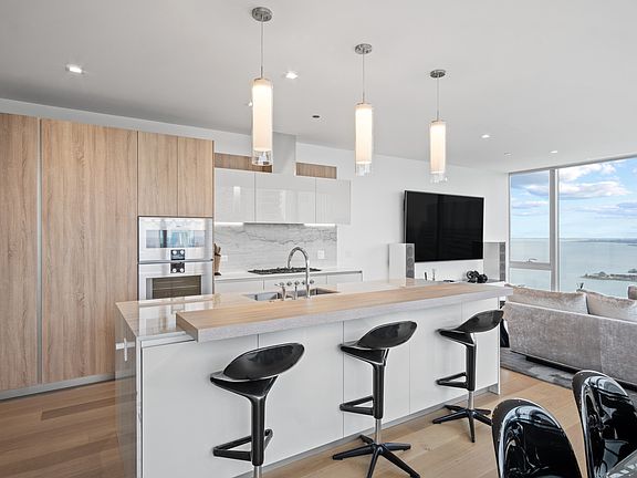 4th image of 363 E Wacker Dr #6001