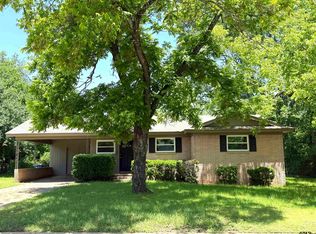 828 Adams St, Jacksonville, TX 75766