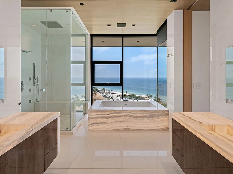 5012 Carbon Beach Ter — Photo 11