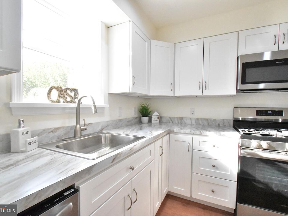 2nd image of 43 N Rodney Dr